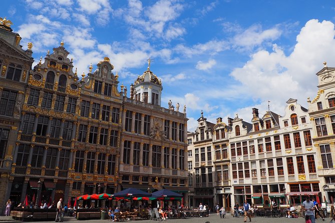 Discover Brussels while escaping the zombies! Escape game - Who will enjoy this most
