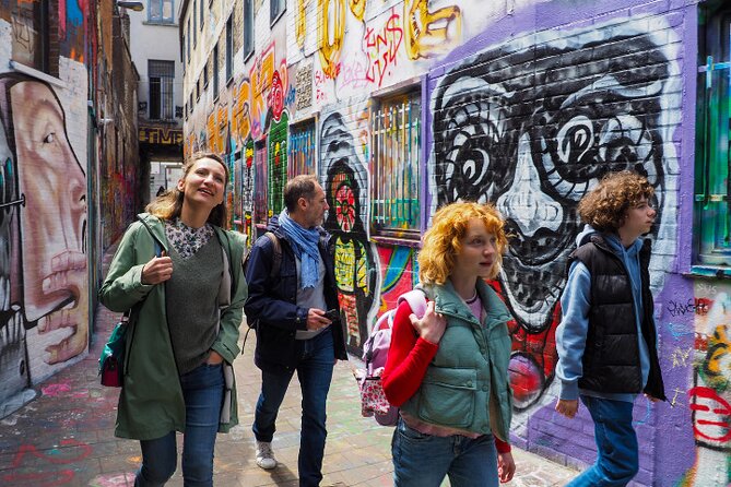 Discover Leuven while playing! Escape game - The alchemist - Using the app on a smartphone