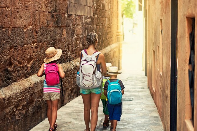 Discover Montpellier while playing! Escape game - The alchemist - Is this a better choice than a regular city walk?