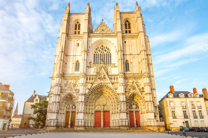 Discover Nantes while playing! Escape game - The alchemist - The cathedral stop and the main weakness