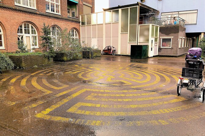 Discover The Hague's scenic courtyards in an Outside Escape game! - Jacobastraat and the Schilderswijk change of pace