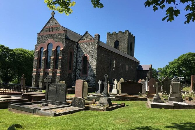 Douglas, Isle of Man: Self Guided Walk & Immersive Treasure Hunt - The House of Keys and Douglas civic life
