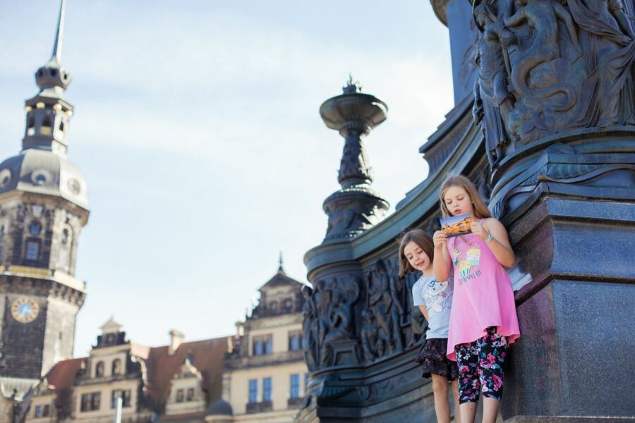 Dresden: Old Town Scavenger Hunt for Children - The New Jewish Synagogue and Dresden’s changing story