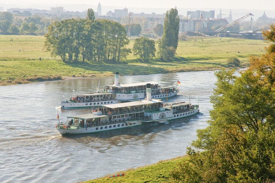 Dresden: Scavenger Hunt to Elbe River & Castles - Timing, delivery, and pickup in Dresden