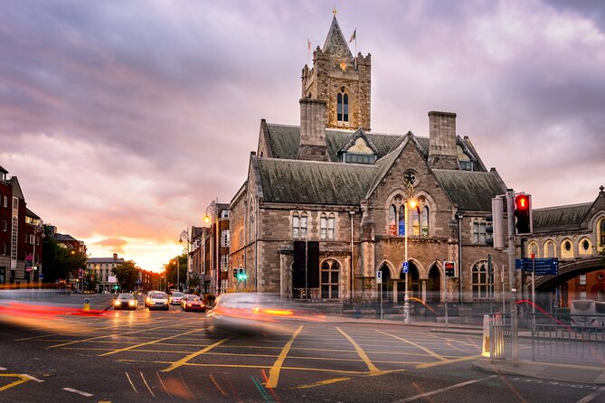 Dublin Scavenger Hunt and Highlights Self Guided Audio Tour - A city walk with a game built in
