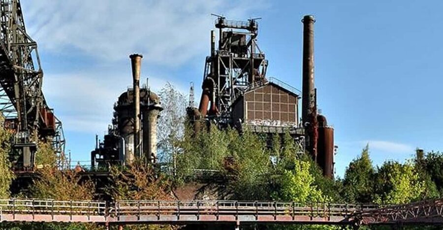 Duisburg Landscape Park GPS treasure hunt in old ironworks - Choosing the right road book for your group