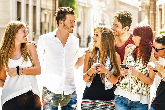 e-Scavenger hunt Alkmaar: Explore the city at your own pace - Civic buildings, cheese, and an old mill