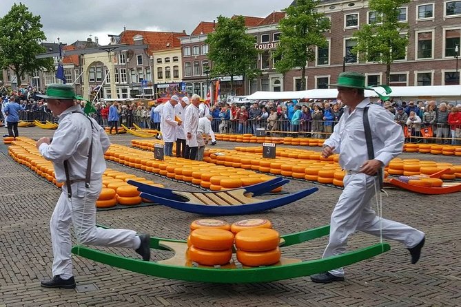 e-Scavenger hunt Alkmaar: Explore the city at your own pace - Price, timing, and who gets the best value