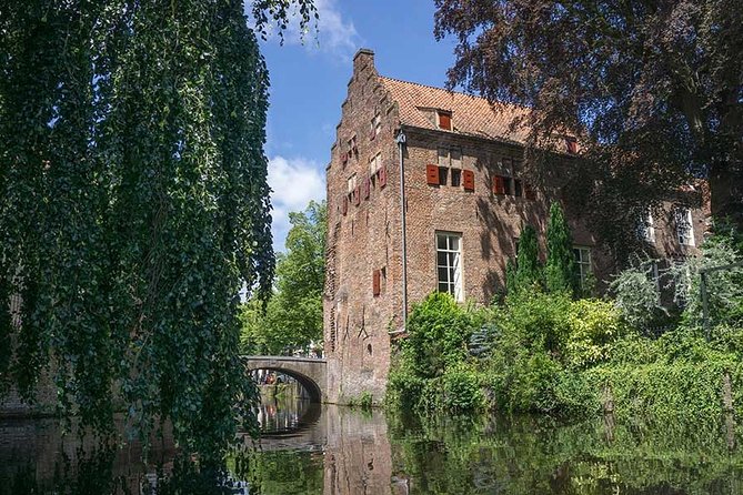 e-Scavenger hunt Amersfoort: Explore the city at your own pace - Gates, courtyards, and the waterway