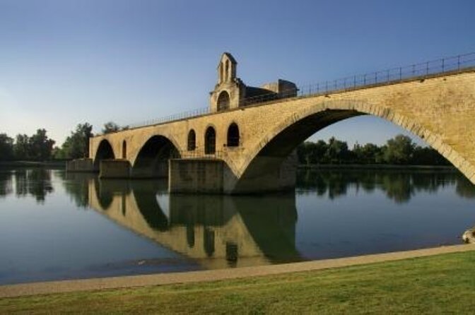e-Scavenger hunt Avignon: Explore the city at your own pace - A playful way to meet Avignon