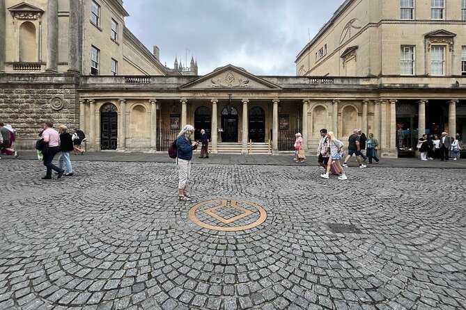 e-Scavenger hunt Bath: Explore the city at your own pace - Great Pulteney Street and Milsom Street