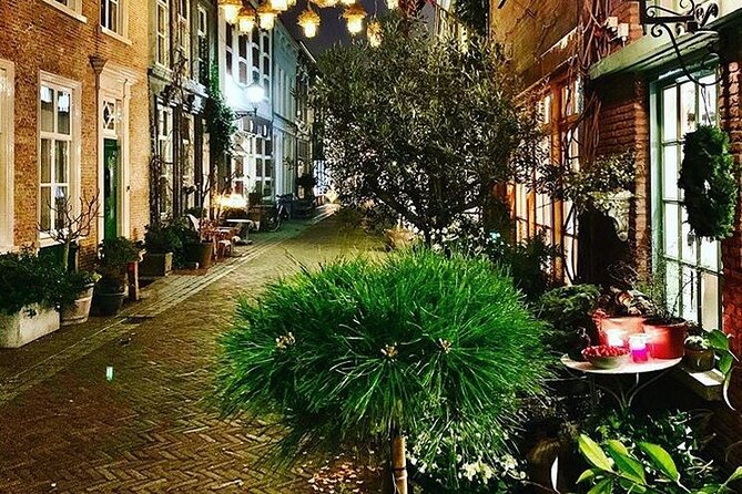 e-Scavenger hunt Bergen op Zoom: Explore the city - De Maagd theatre in the historic center