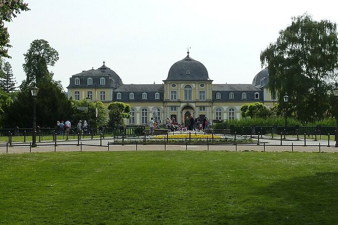 e-Scavenger hunt Bonn: Explore the city at your own pace - Museums for science, counting, and archaeology