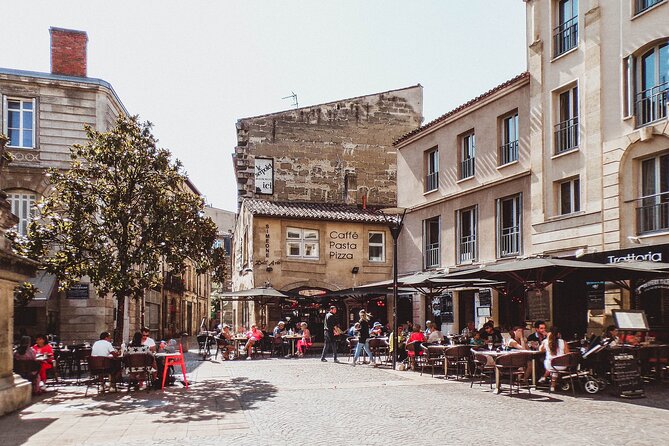 e-Scavenger hunt Bordeaux: Explore the city at your own pace - Shopping streets and the Marché des Capucins