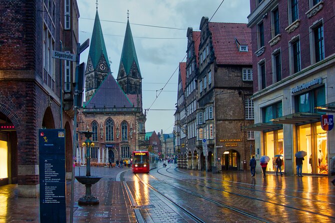 e-Scavenger hunt Bremen: Explore the city at your own pace - Bremen Cathedral adds a much older layer
