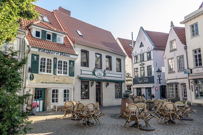 e-Scavenger hunt Bremen: Explore the city at your own pace - Schlachte follows the Weser with food and river views