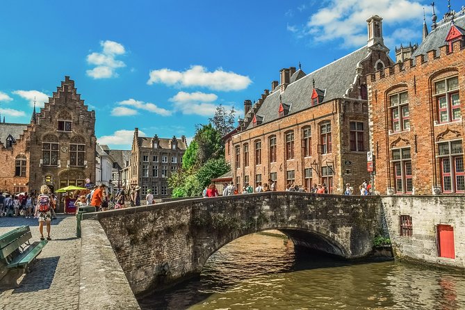 e-Scavenger hunt Bruges: Explore the city at your own pace - Minnewater Lake and the Beguinage