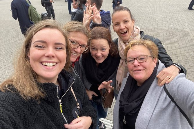 e-Scavenger hunt Bruges: Explore the city at your own pace - Markt, Vismarkt, and Burg Square