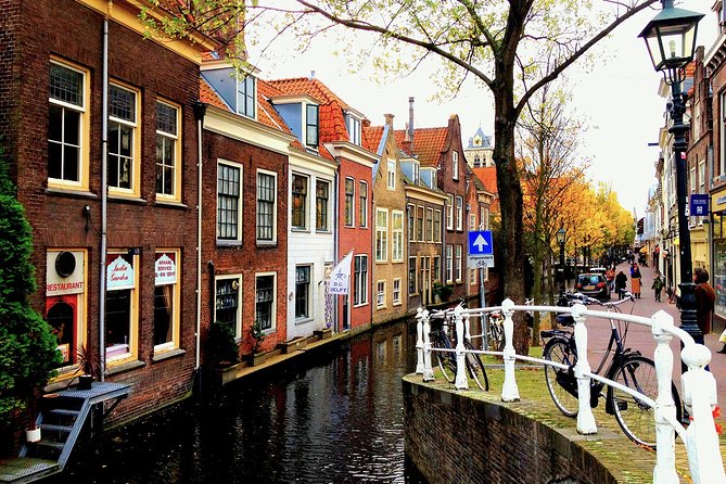 e-Scavenger hunt Delft: Explore the city at your own pace - Doelenplein and the Markt