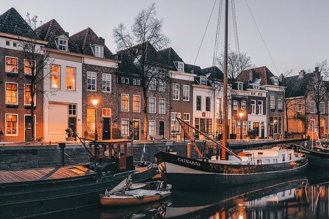 e-Scavenger hunt Den Bosch: Explore the city at your own pace - Stadhuis and Grote Kerk: civic Den Bosch