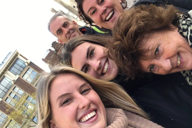 e-Scavenger hunt Deventer: Explore the city at your own pace - A city walk with a game built in