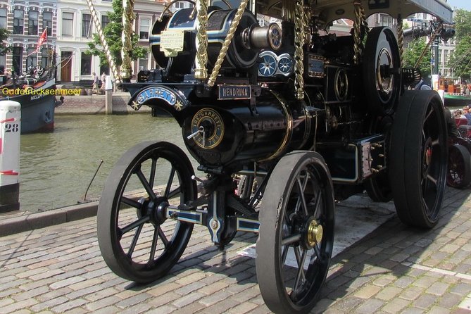 e-Scavenger hunt Dordrecht: Explore the city at your own pace - The De Witt brothers and Augustijnenkerk
