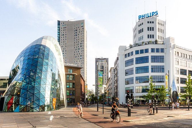 e-Scavenger hunt Eindhoven: Explore the city at your own pace - PSV Museum and DAF Museum