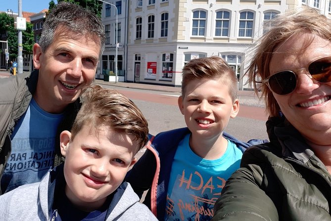 e-Scavenger hunt Eindhoven: Explore the city at your own pace - De Blob and Piazza Center