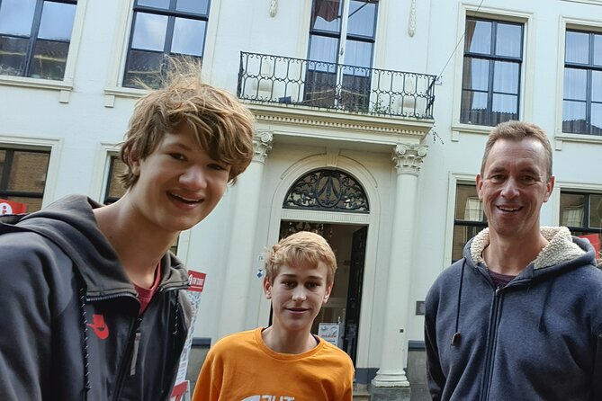e-Scavenger hunt Enschede: Explore the city at your own pace - University life and a night out