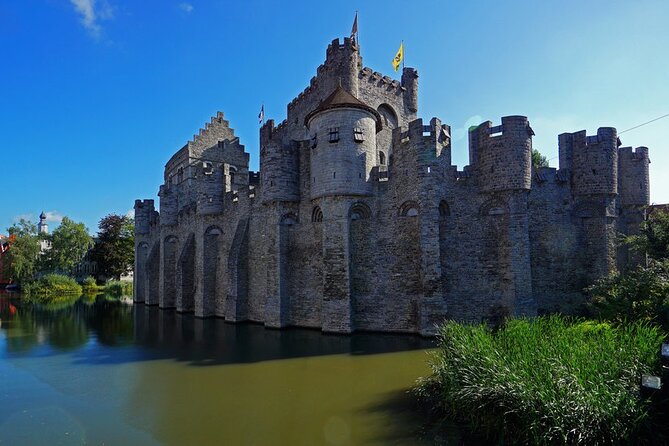 e-Scavenger hunt Ghent: Explore the city at your own pace - Patershol and the graffiti alley