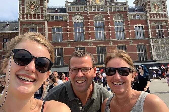e-Scavenger hunt Ghent: Explore the city at your own pace - Vrijdagmarkt and the Devil’s Stone