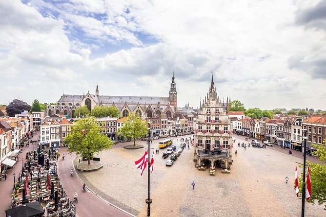 e-Scavenger hunt Gouda: Explore the city at your own pace - Stop 6: Stadhuis Gouda is the visual centerpiece