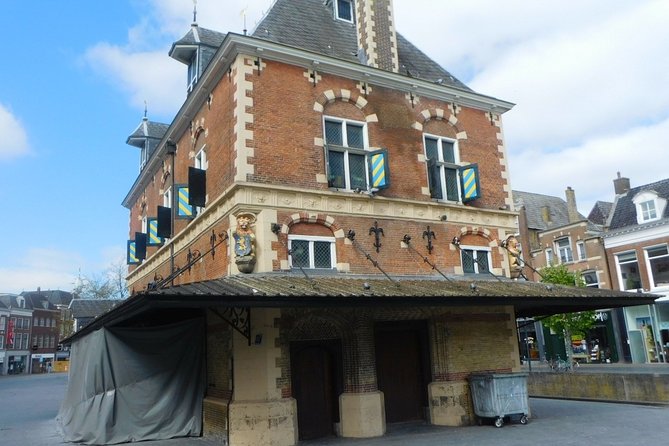 e-Scavenger hunt Leeuwarden: Explore the city at your own pace - Blokhuispoort and Princessehof