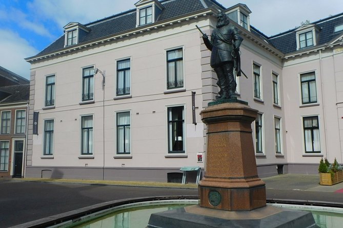 e-Scavenger hunt Leeuwarden: Explore the city at your own pace - Churches, shopping streets, and local museums