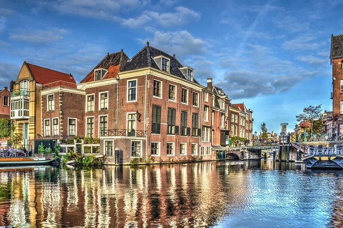 e-Scavenger hunt Leiden: Explore the city at your own pace - The Burcht area, mills, and the Rhine