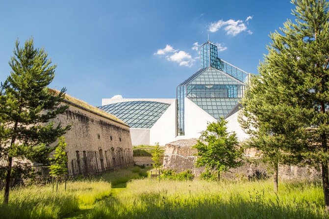 e-Scavenger hunt Luxembourg: Explore the city at your own pace - Starting at Place d’Armes in Ville Haute