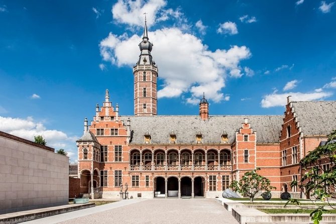 e-Scavenger hunt Mechelen: Explore the city at your own pace - Hof van Busleyden and Sint-Janskerk