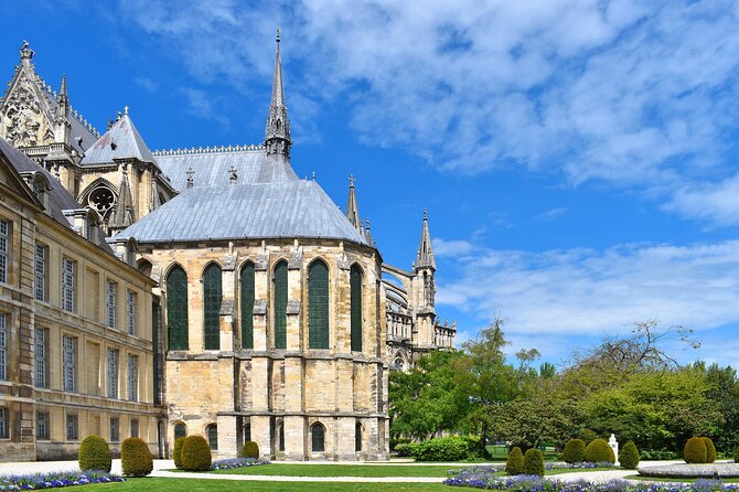 e-Scavenger hunt Reims: Explore the city at your own pace - Reims by puzzle, not by parade