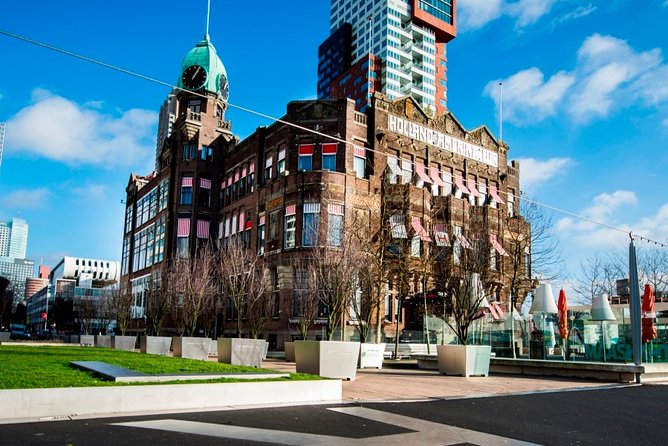 e-Scavenger hunt Rotterdam: Explore the city at your own pace - Art, design, and the Euromast