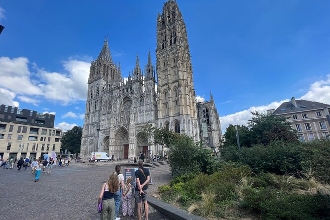 e-Scavenger hunt Rouen: Explore the city at your own pace - Saint-Ouen shows Rouen’s Gothic scale