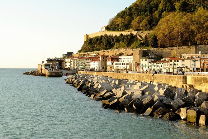 e-Scavenger hunt San Sebastián: Explore the city at your own pace - The Kursaal and modern San Sebastián