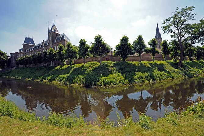 e-Scavenger hunt Sittard: Explore the city at your own pace - The questions shape how much you notice