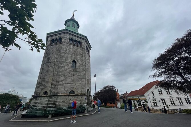 e-Scavenger hunt Stavanger: Explore the city at your own pace - Kielland, Ledaal, and Stavanger’s grander homes