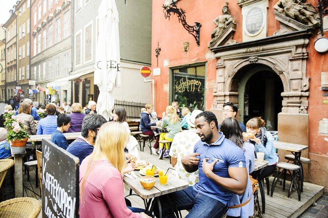 e-Scavenger hunt Stockholm: Explore the city at your own pace - City Hall and the waterfront views