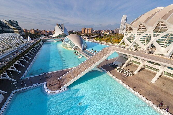 e-Scavenger hunt Valencia: Explore the city at your own pace - Ending with the City of Arts and Sciences