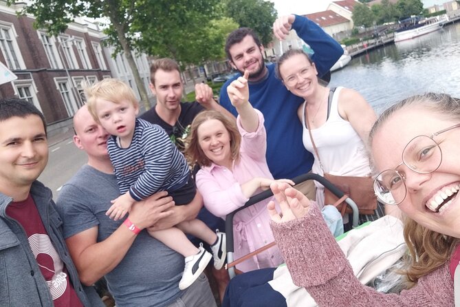 e-Scavenger hunt Vlissingen: Explore the city at your own pace - Bellamypark, cafés, and a former prison tower