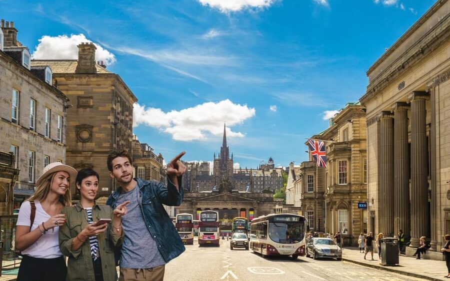 Edinburgh New Town: City Walking Tour & Exploration Game - Key points at a glance