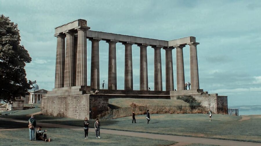 Edinburgh New Town: City Walking Tour & Exploration Game - Who should choose this quest?