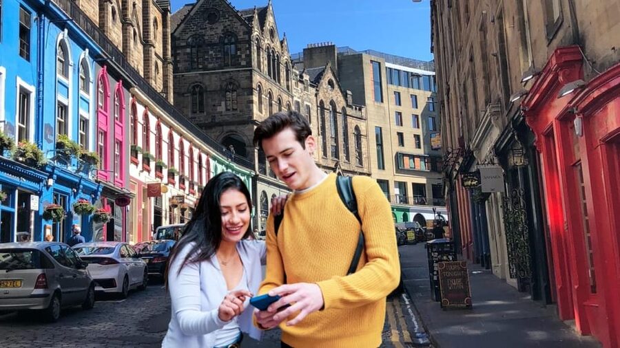 Edinburgh: Royal Mile Walking Tour & Exploration Game - Starting at Edinburgh Castle’s Esplanade