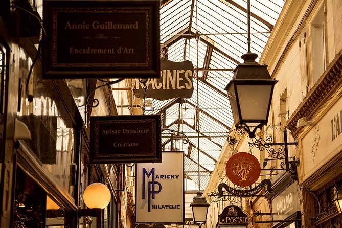 Escape Game in the Covered Passages in Paris - What you see while solving the clues